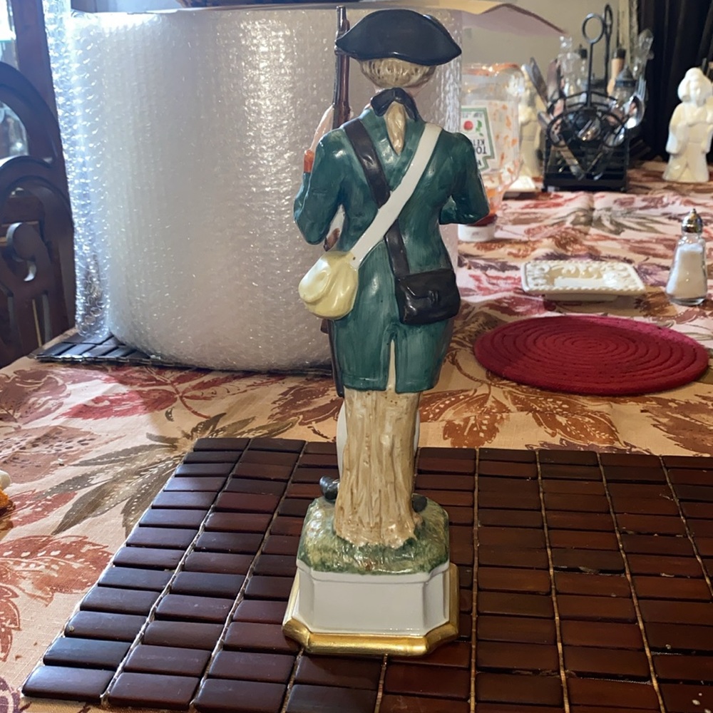 Royal Crown 1776 Revolutionary Green Mountain Ranger War Soldier Military Statue - Picture 4 of 8
